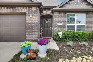 15405 Elm Bluff Way, Fort Worth, TX 76262 - Photo 4