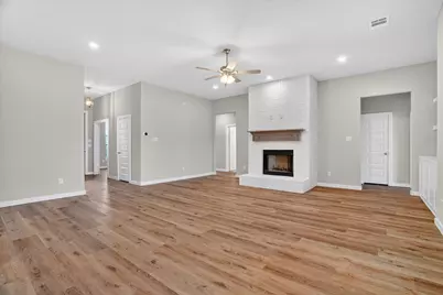 504 Clifton Court, Springtown, TX 76082 - Photo 8