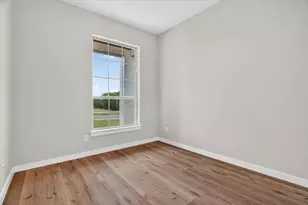 504 Clifton Ct, Springtown, TX 76082 - Photo 6