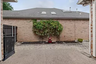 8707 Wellington Rd, Irving, TX 75063 - Photo 28