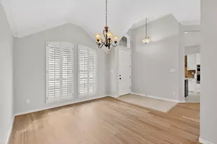 8707 Wellington Rd, Irving, TX 75063 - Photo 4