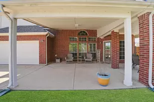 2824 Gillespie Ln, Grand Prairie, TX 75052 - Photo 30