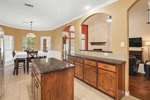 2824 Gillespie Ln, Grand Prairie, TX 75052 - Photo 12