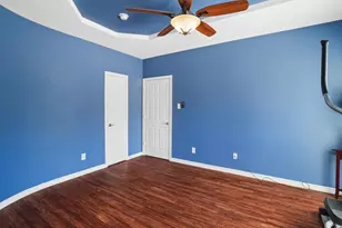 2824 Gillespie Ln, Grand Prairie, TX 75052 - Photo 8