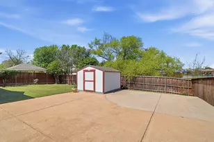 2824 Gillespie Ln, Grand Prairie, TX 75052 - Photo 34