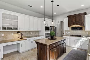 813 Moss Cliff Cir, McKinney, TX 75071 - Photo 4