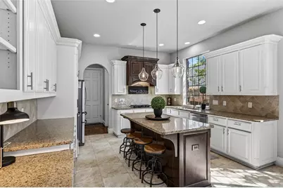 813 Moss Cliff Circle, McKinney, TX 75071 - Photo 4