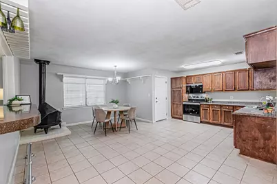 1612 Warren Lane, Fort Worth, TX 76112 - Photo 2