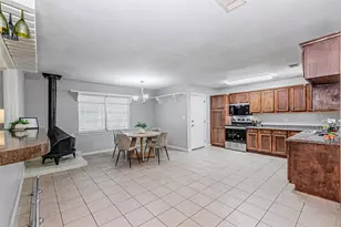 1612 Warren Ln, Fort Worth, TX 76112 - Photo 2