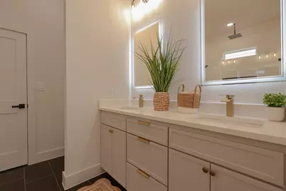 2829 Avenue L, Fort Worth, TX 76105 - Photo 14