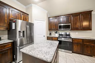 404 Brookhollow Ln, Saginaw, TX 76131 - Photo 8