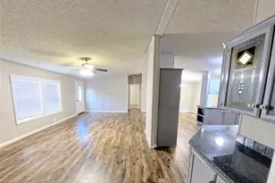 1315 Phoenix Ct, Granbury, TX 76048 - Photo 10