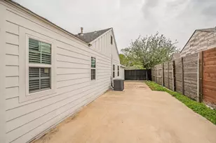 1015 Epenard St, Dallas, TX 75211 - Photo 4