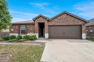 1934 Duskwood Dr, Lancaster, TX 75146 - Photo 2