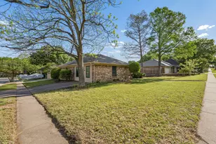 806 Glenn Dr, Euless, TX 76039 - Photo 2