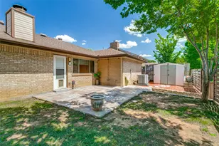 200 Lark Ln, Euless, TX 76039 - Photo 22