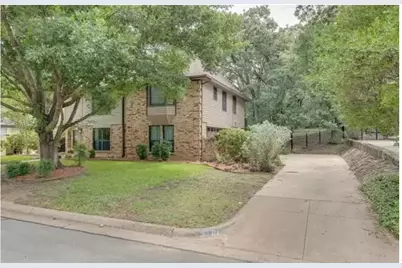 2719 Sunrise Drive, Arlington, TX 76006 - Photo 2
