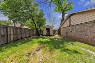 1132 Kris St, Irving, TX 75060 - Photo 32