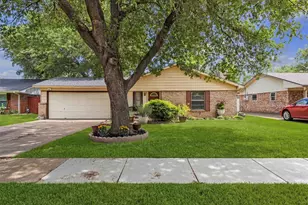 1132 Kris St, Irving, TX 75060 - Photo 2