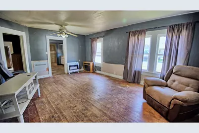 700 S Broad Street, Saint Jo, TX 76265 - Photo 4