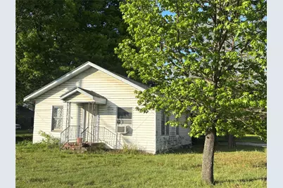 700 S Broad Street, Saint Jo, TX 76265 - Photo 1