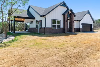 5026 Elizabeth Street, Granbury, TX 76048 - Photo 2