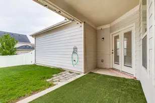 1029 Holly Anne Ln, Aubrey, TX 76227 - Photo 24