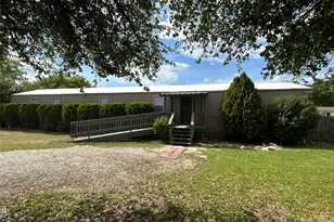 3021 Centaurus Way, Granbury, TX 76048 - Photo 2