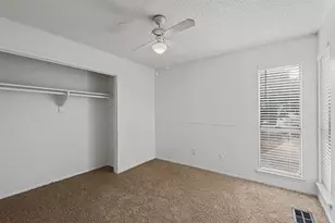 2160 Fleur De Lis Ct, Arlington, TX 76012 - Photo 10