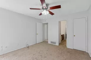 2160 Fleur De Lis Ct, Arlington, TX 76012 - Photo 12