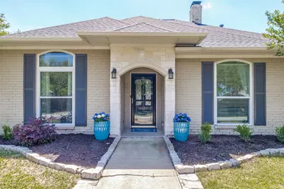 2236 Southern Circle, Carrollton, TX 75006 - Photo 2