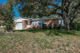 6209 Woodbine Dr, Fort Worth, TX 76112 - Photo 2