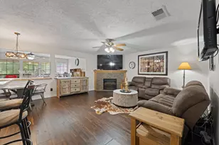 605 Owens Dr, Crowley, TX 76036 - Photo 4