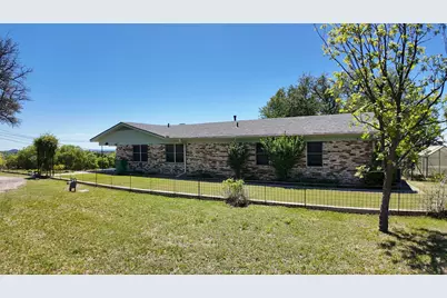 1301 N Reilley Street N, Goldthwaite, TX 76844 - Photo 4
