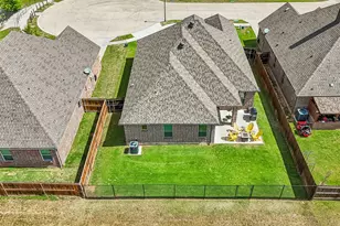 108 Spring Run Dr, Decatur, TX 76234 - Photo 32