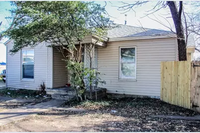 202 SE 9th Street, Grand Prairie, TX 75051 - Photo 1