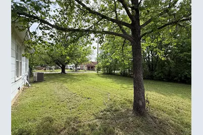 1602 SE 11th Avenue, Mineral Wells, TX 76067 - Photo 18