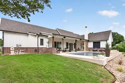 4004 Legend Trail, Granbury, TX 76049 - Photo 32