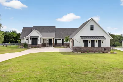 4004 Legend Trail, Granbury, TX 76049 - Photo 2