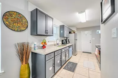 3900 Avalon Avenue, Irving, TX 75061 - Photo 10