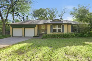 2210 Robinwood Ln, Denton, TX 76209 - Photo 2