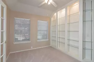 10212 Waters Dr, Irving, TX 75063 - Photo 6