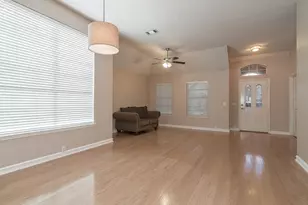 10212 Waters Dr, Irving, TX 75063 - Photo 4