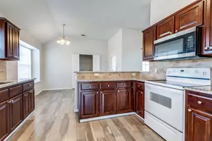 4500 Saddlebrook Dr, Carrollton, TX 75010 - Photo 8