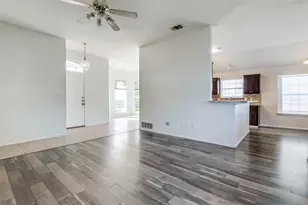 4500 Saddlebrook Dr, Carrollton, TX 75010 - Photo 4