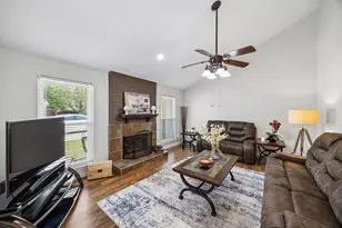 4215 John Ct, Flower Mound, TX 75028 - Photo 4