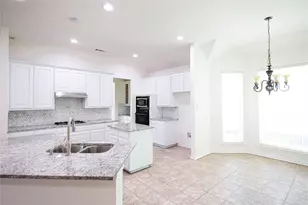 1029 Janus Dr, Carrollton, TX 75007 - Photo 4