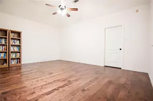 1029 Janus Dr, Carrollton, TX 75007 - Photo 10