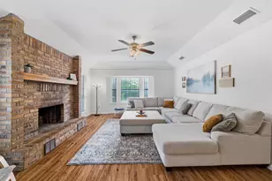 1132 Trinity Dr, Benbrook, TX 76126 - Photo 4