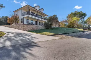 721 Rock Harbor Ct, Granbury, TX 76048 - Photo 4